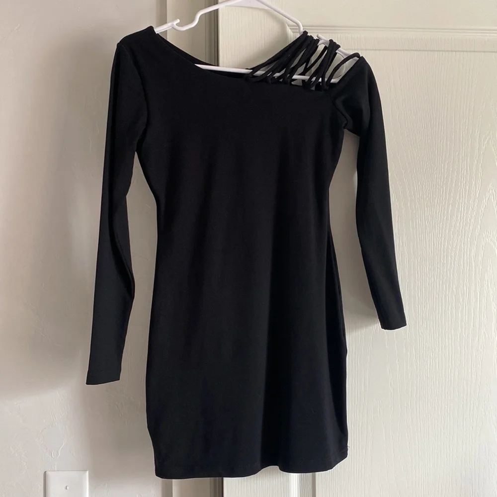 XS Black short dress from Revolve - Picture 4 of 4